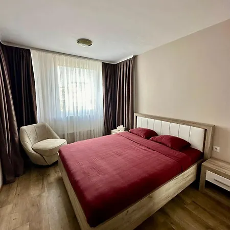 Center Elegant Living *