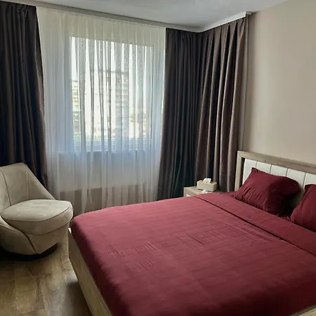 Center Elegant Living *