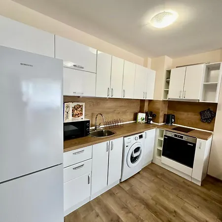 Center Elegant Living * 索菲亞