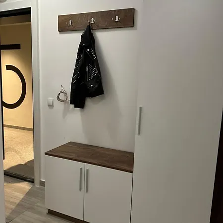 Center Elegant Living