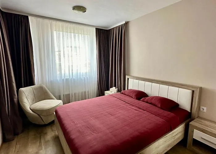 Center Elegant Living *