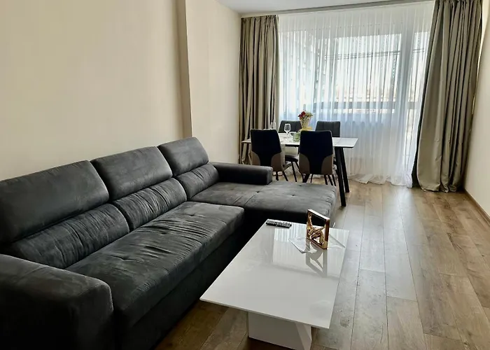 Center Elegant Living Lejlighed *