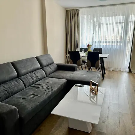 Center Elegant Living Apartman *